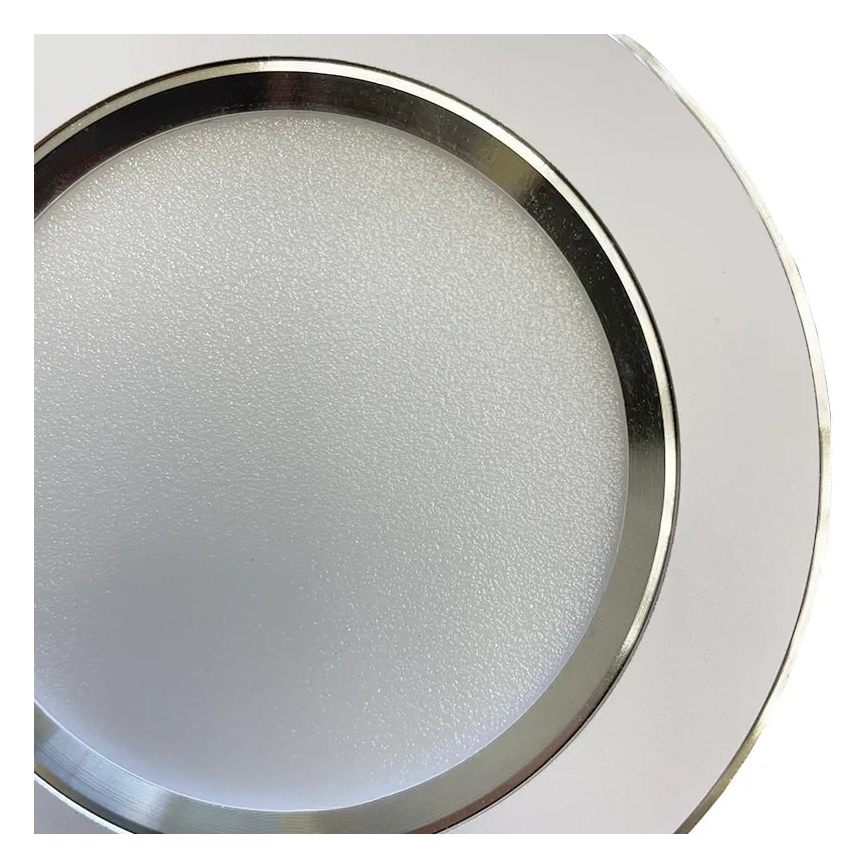 Светодиодный встроенный светильник LED/7,5W/230V 4000K белый/серебристый