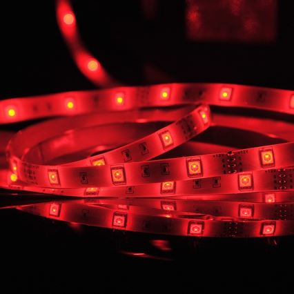 Світлодіодна RGB стрічка з регулюванням яскравості 5м LED/18W/12V IP20 + пульт дистанційного керування