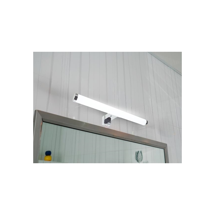 Світлодіодне освітлення для дзеркала у ванній, LED/8W/230V, 30 cm, IP44, глянцевий хром