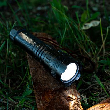 LED Акумуляторний ліхтарик з регулюванням яскравості з функцією Power Bank LED/10W/5V IPX4 600 лм 2000 mAh