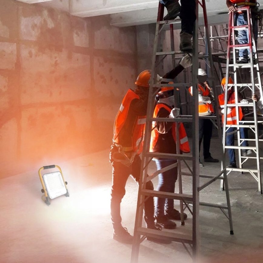 Світлодіодний акумуляторний прожектор зі штативом 50 Вт/3,2 В/4500 К/5000 мА·год/IP65 помаранчевий