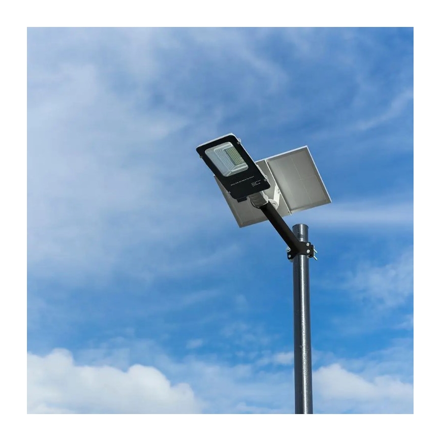 Світлодіодний регульований сонячний вуличний ліхтар LED/50W/6,4V 6000K IP65 50000 mAh + дистанційне керування