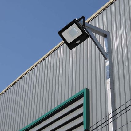 Світлодіодний прожектор з датчиком LED/50W/230V 4000K IP65 чорний