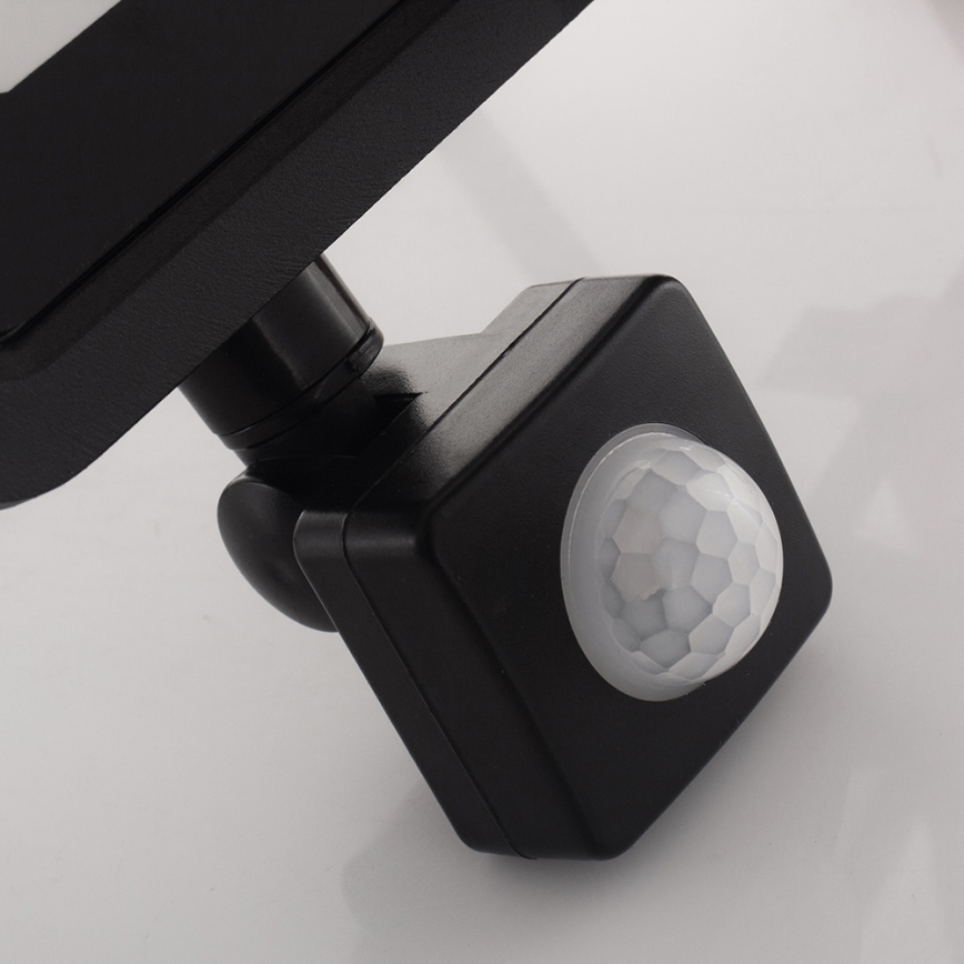 Світлодіодний прожектор з датчиком LED/20W/230V IP65