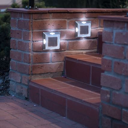 Світлодіодний світильник на сонячній батареї LED/1,2V 600mAh IP44