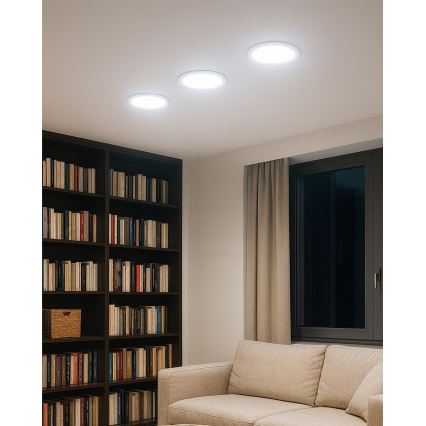 Світлодіодний вбудований світильник QTEC LED/12W/230V 6500K діаметр 16,7 см