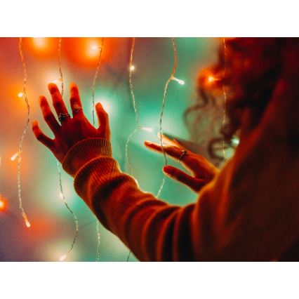 Twinkly - Светодиодная уличная рождественская RGBW гирлянда-водопад с регулированием яркости CURTAIN 210xLED 6,1 м IP44 Wi-Fi