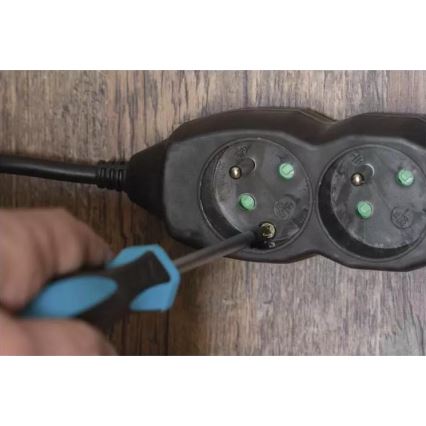 Удлинительный кабель 3 розетки 5 м черный