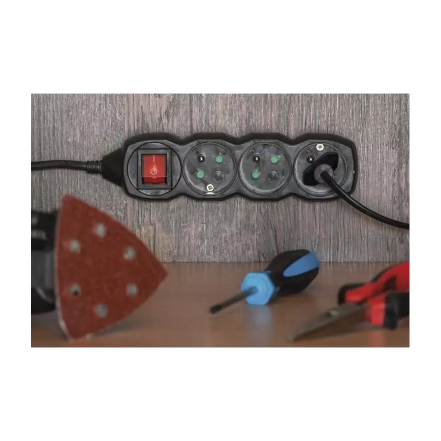 Удлинительный кабель с выключателем 4 розетки 3 м черный