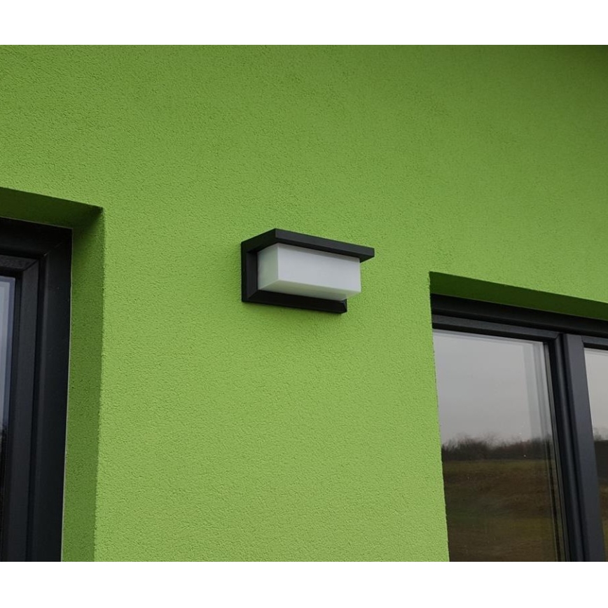 Уличный светодиодный настенный светильник с датчиком LED/12W/230V IP54 черный