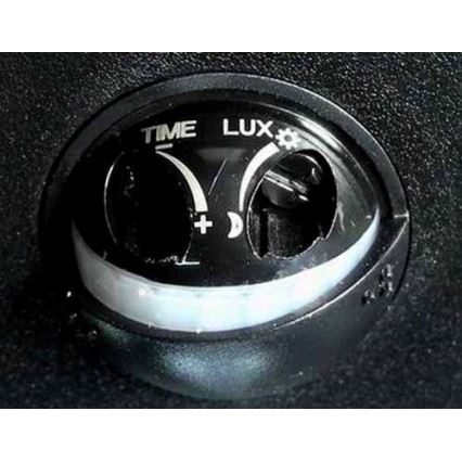 Уличный светодиодный настенный светильник с датчиком LED/15W/230V IP54