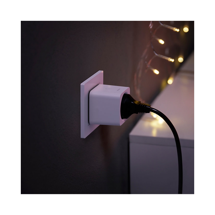 Умная розетка Philips Hue Smart Plug (EU, SCHUKO)