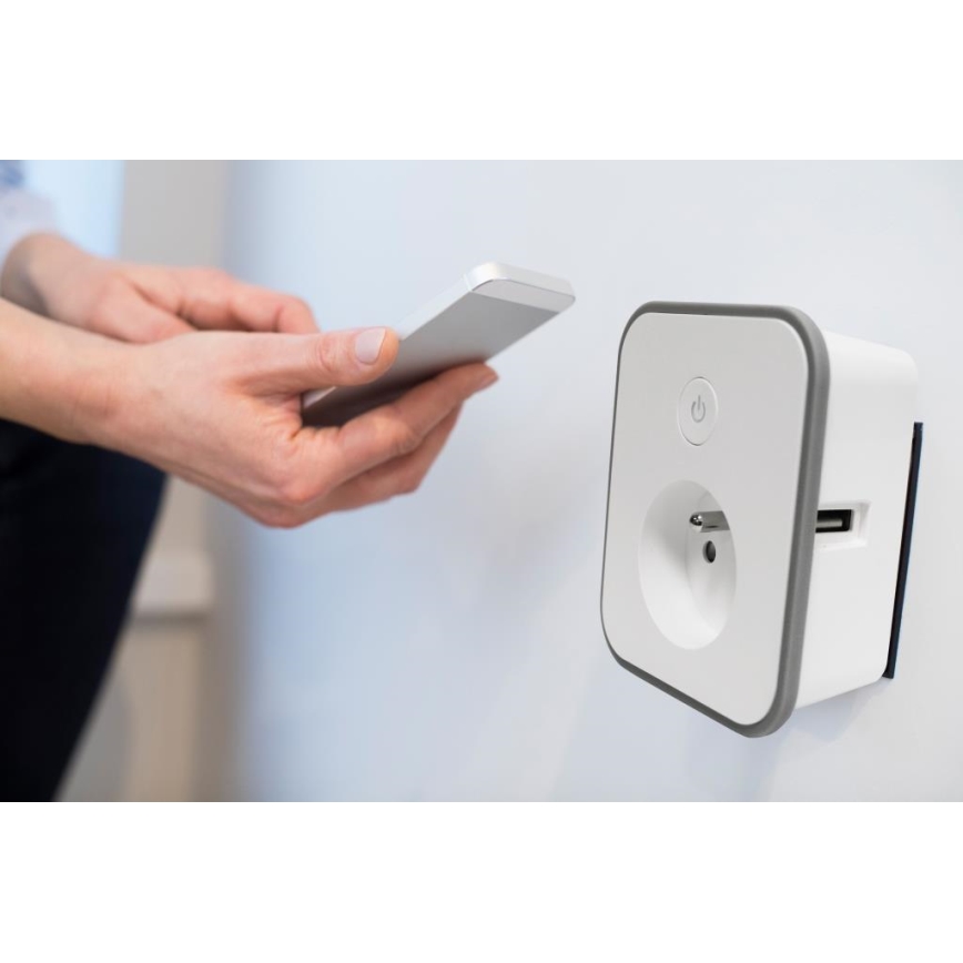 Умная розетка с измерением потребления 3680W/230V + 2xUSB/12W/5V Wi-Fi