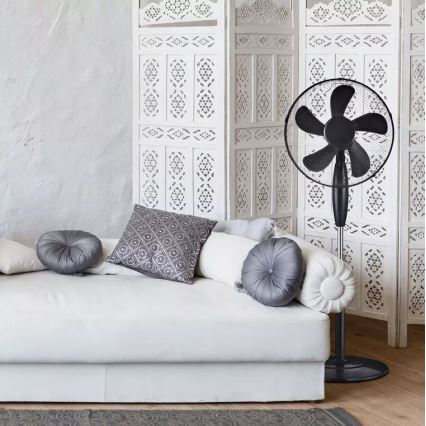 Вентилятор підлоговий з діаметром 43 см 55W/230V чорний