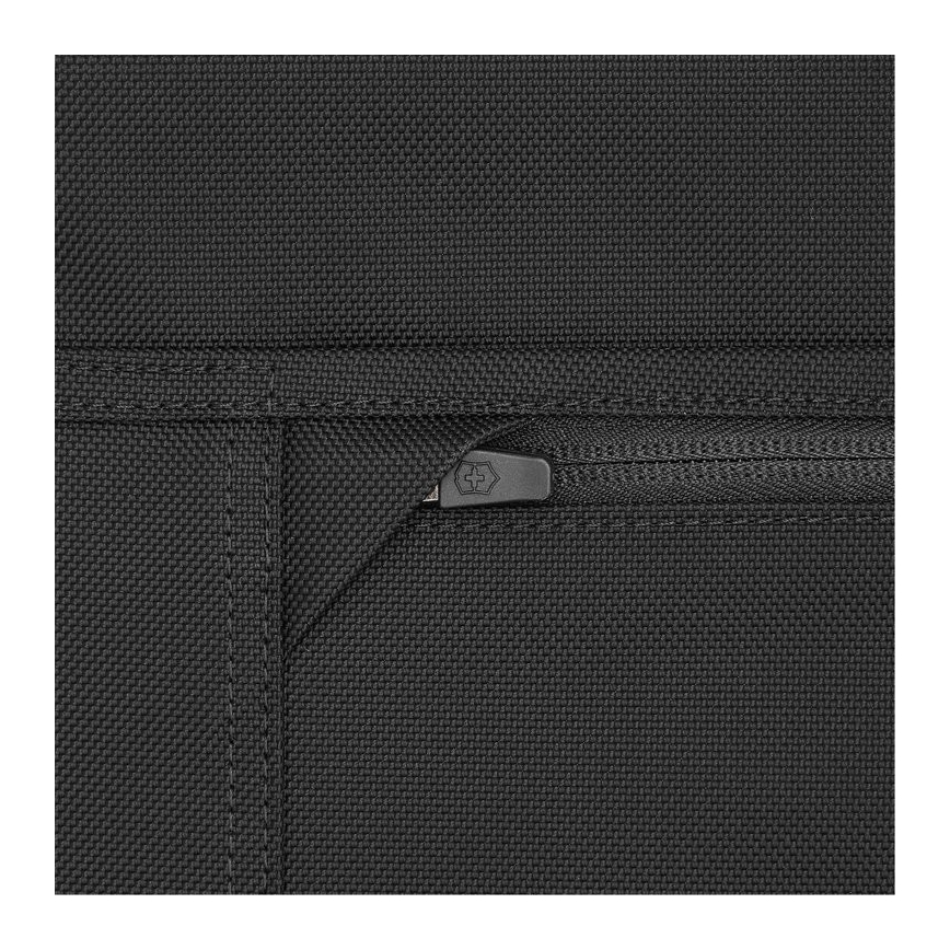 Victorinox - наплічна сумка Mythic 2 л чорна