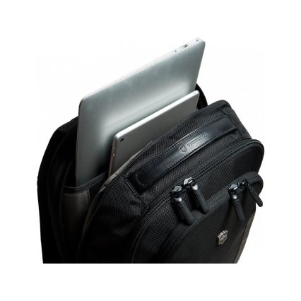 Victorinox - Рюкзак для ноутбука 15" Compact 15 л черный