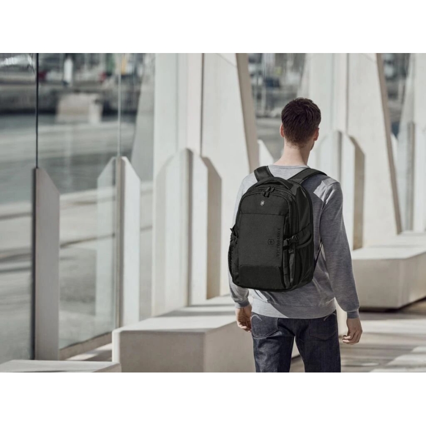 Victorinox - Рюкзак для ноутбука 16" Deluxe Vx Sport EVO 32 l чорний