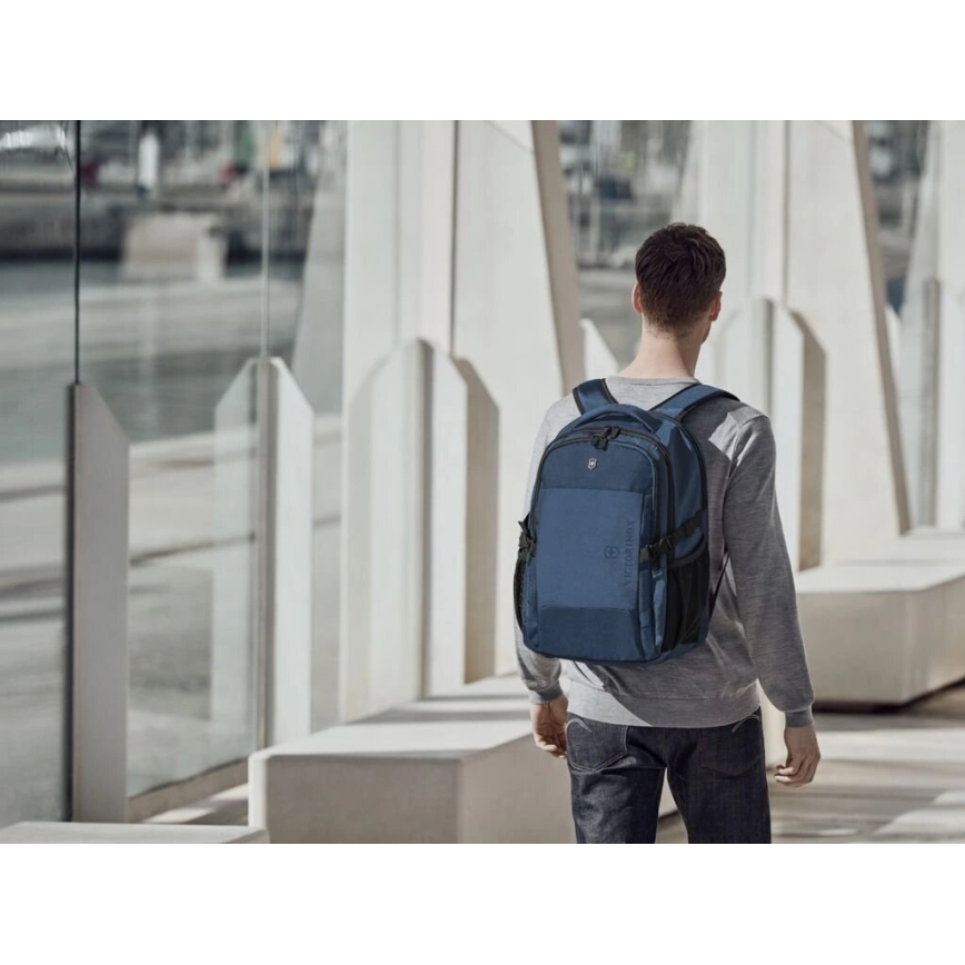 Victorinox - Рюкзак для ноутбука 16" Deluxe Vx Sport EVO 32 l синій