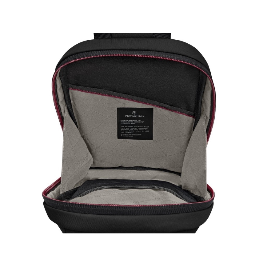 Victorinox - сумка через плече Travel Essentials, 5 л, чорна