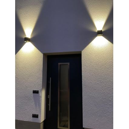 Вуличний світлодіодний настінний світильник 2xLED/3W/230V IP54 чорний