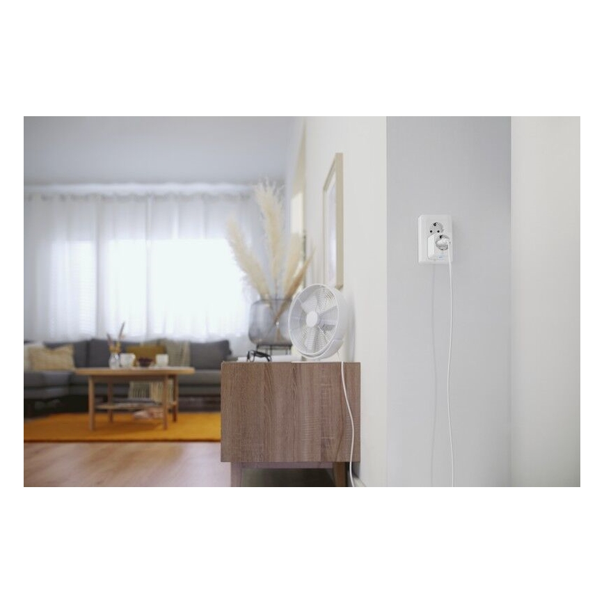WiZ - Розумна розетка E 2300W + вимірювач потужності Wi-Fi