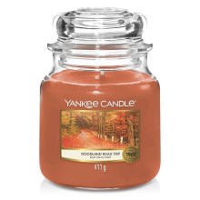 Yankee Candle - Ароматична свічка WOODLAND ROAD TRIP середній 411г 65-75 год.